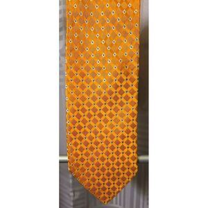 Roundtree & Yorke Orange with Blue Dots Geometric‎ Silk Tie- 63!L 3.25W